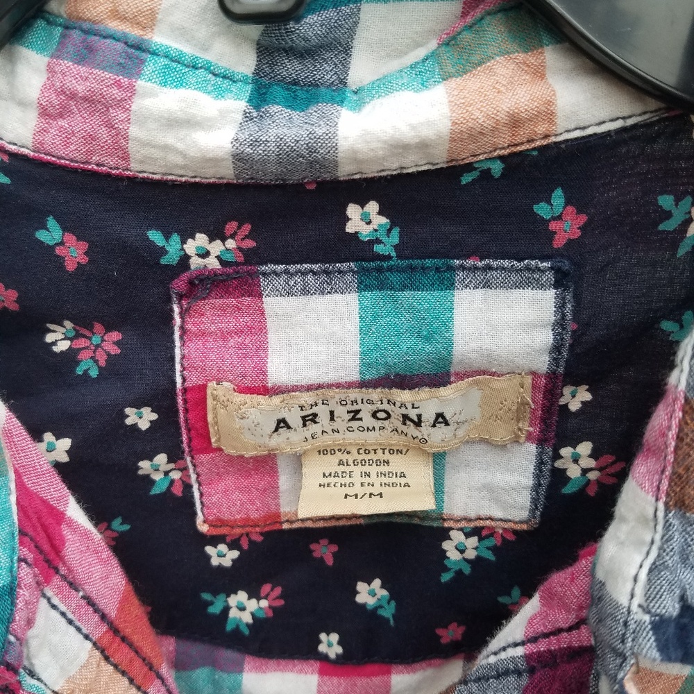 Arizona Multi Colored Button Down. - Picture 4 of 4